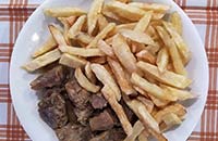 Beautiful Sifnos Restaurant - Porc avec pommes de terre sautées